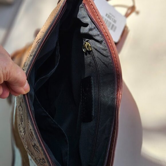 Beautiful Hand Tooled Concealed Carry Handbag - Picture 8 of 9